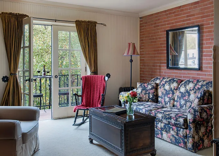 Chamberlin 4*
